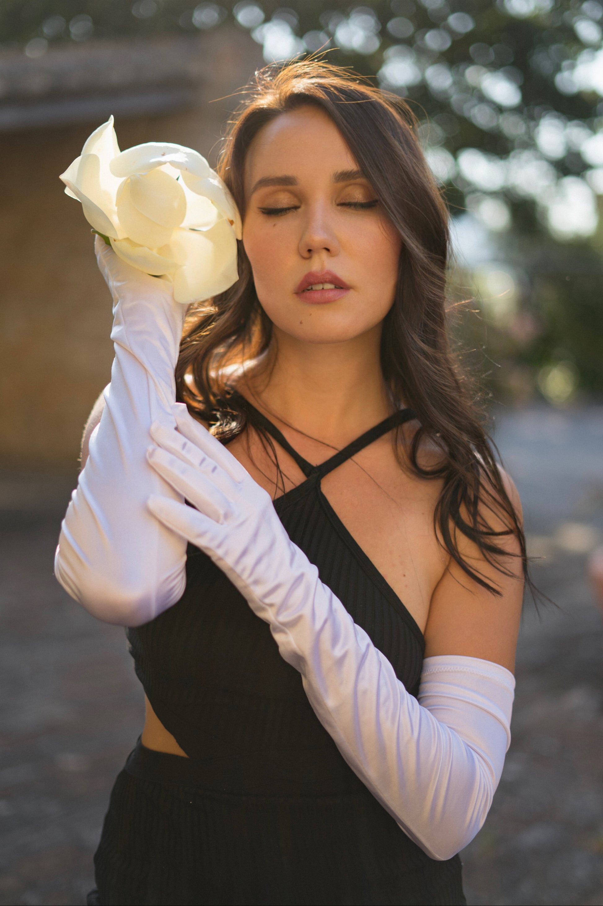 White Satin Gloves by Semita Amoris - Photo 5